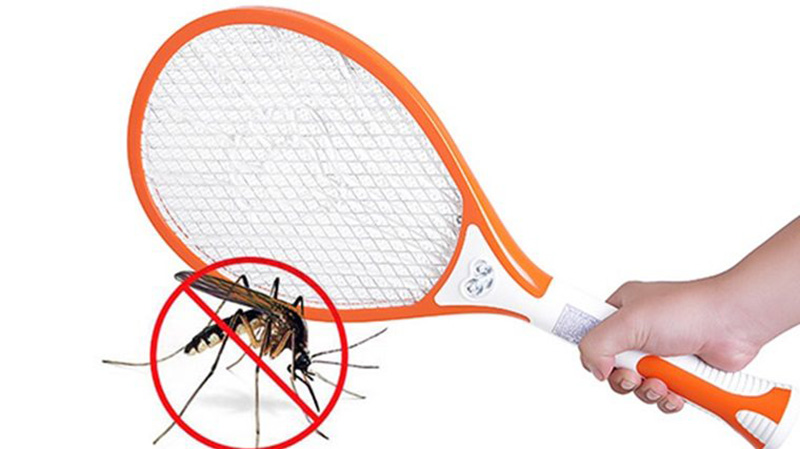 Diệt muỗi bằng vợt điện